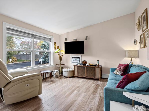 4 Madach Street, Ronkonkoma NY 11779