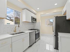 28 Cornwall Lane, Hempstead NY 11550