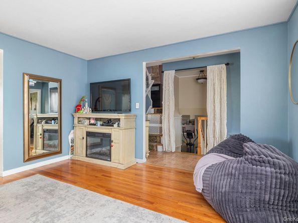 208 Island Parkway W, Island Park NY 11558