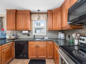 208 Island Parkway W, Island Park NY 11558