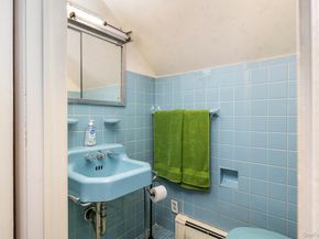 208 Island Parkway W, Island Park NY 11558