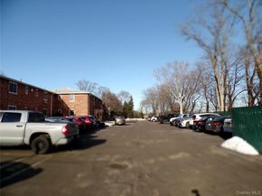 1233 Melville Rd 24, Farmingdale NY 11735