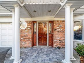 28 Cedarwood Lane, Commack NY 11725