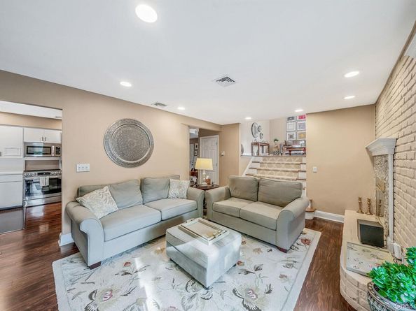 28 Cedarwood Lane, Commack NY 11725