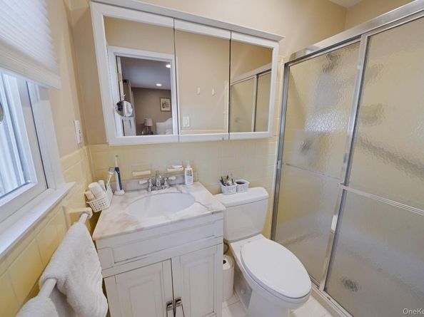 28 Cedarwood Lane, Commack NY 11725