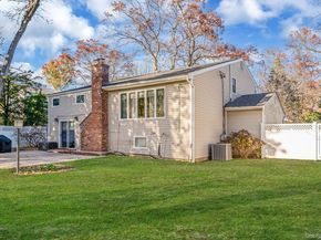 28 Cedarwood Lane, Commack NY 11725