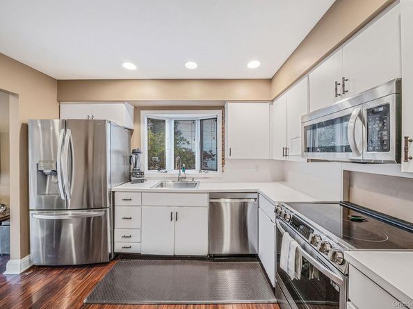 28 Cedarwood Lane, Commack NY 11725