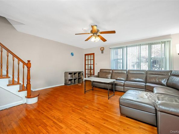 Undisclosed Address #936941, Middle Village NY 11379