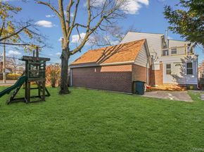 6 Central Court, Valley Stream NY 11580