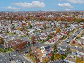 6 Central Court, Valley Stream NY 11580