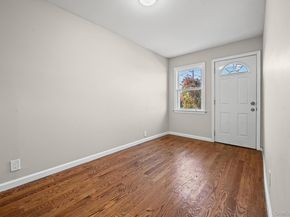 6 Central Court, Valley Stream NY 11580