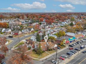 6 Central Court, Valley Stream NY 11580