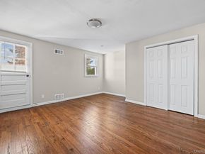 6 Central Court, Valley Stream NY 11580