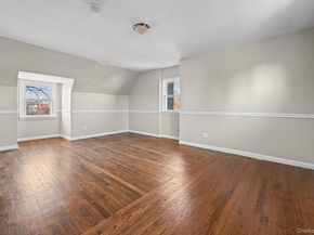 6 Central Court, Valley Stream NY 11580