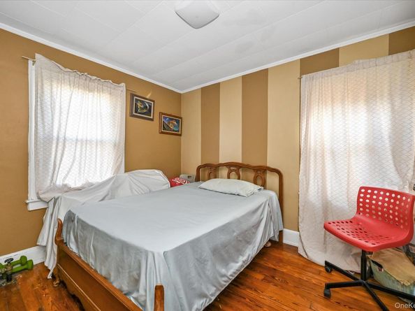 90-49 207th Street, Queens Village NY 11428