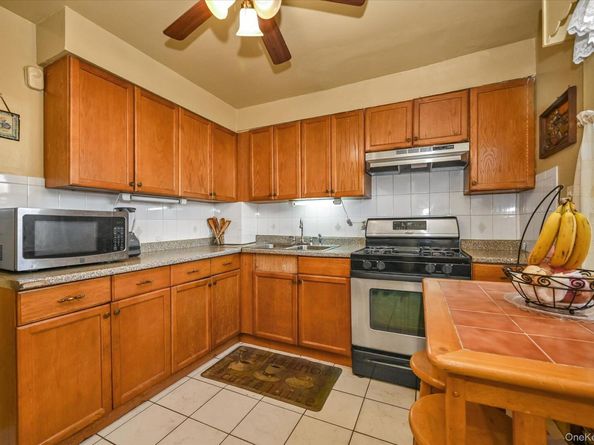 90-49 207th Street, Queens Village NY 11428