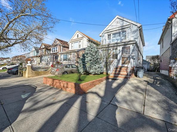 90-49 207th Street, Queens Village NY 11428