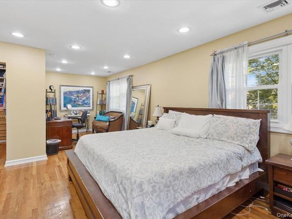 553 Amherst Drive, Woodmere NY 11598