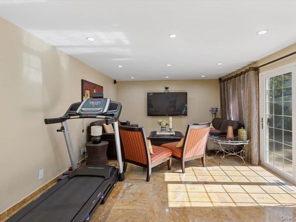 553 Amherst Drive, Woodmere NY 11598