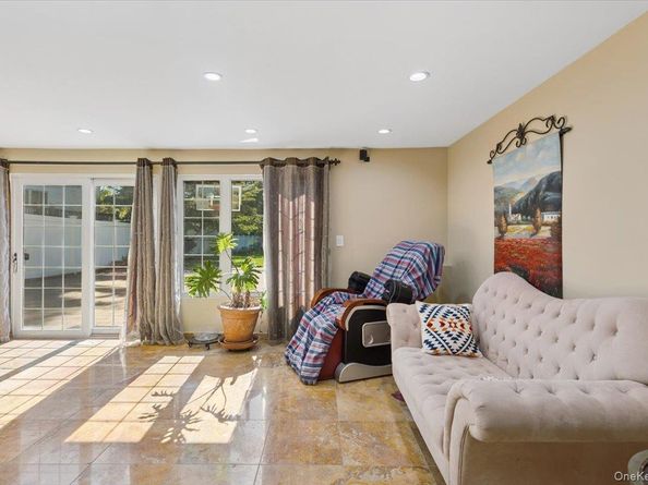553 Amherst Drive, Woodmere NY 11598