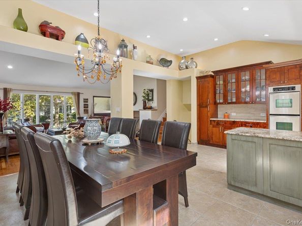 553 Amherst Drive, Woodmere NY 11598
