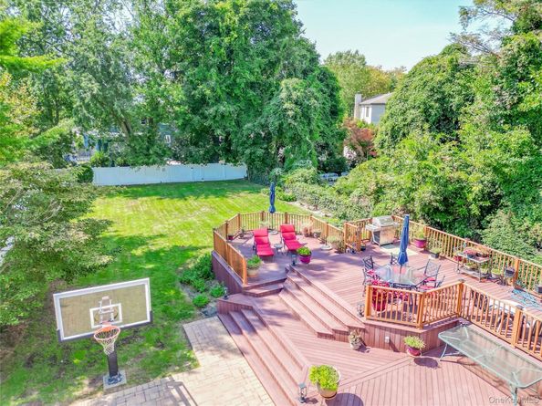 553 Amherst Drive, Woodmere NY 11598