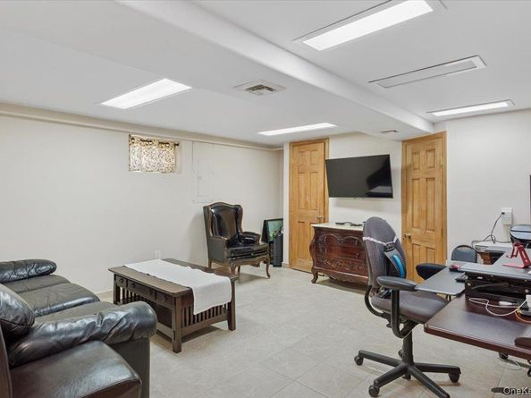 553 Amherst Drive, Woodmere NY 11598