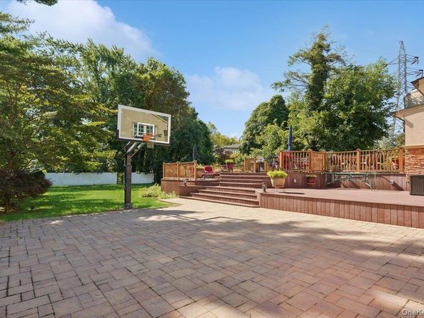 553 Amherst Drive, Woodmere NY 11598