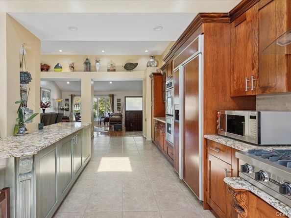 553 Amherst Drive, Woodmere NY 11598