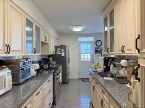 3425 150th Place 6E, Flushing NY 11354