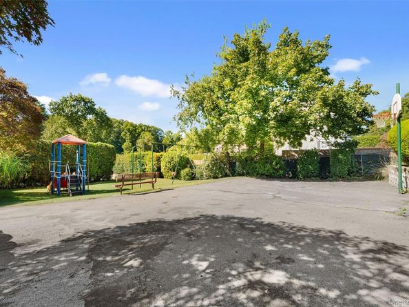 11 Jackson Avenue 4, Scarsdale NY 10583