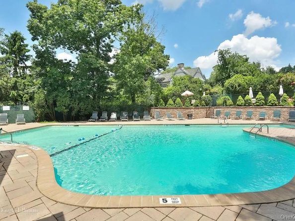 11 Jackson Avenue 4, Scarsdale NY 10583