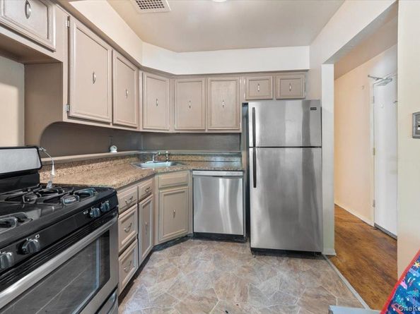3950 Throggs Neck Expressway, Bronx NY 10465