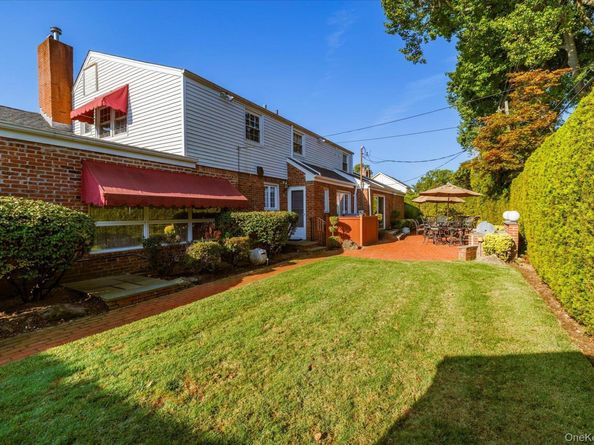 25 Atkinson Road, Rockville Centre NY 11570