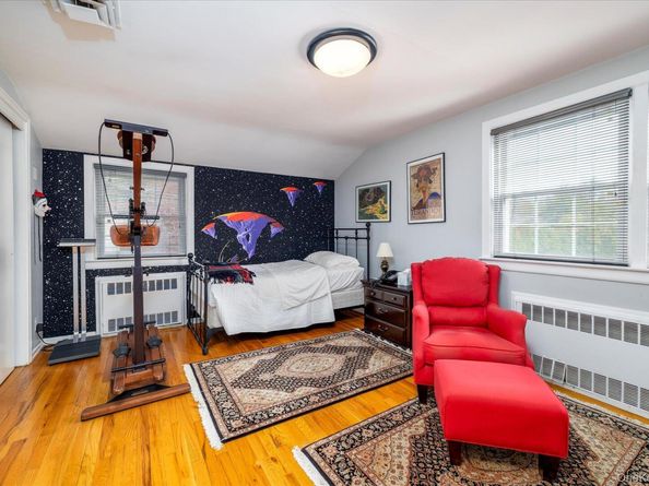 25 Atkinson Road, Rockville Centre NY 11570