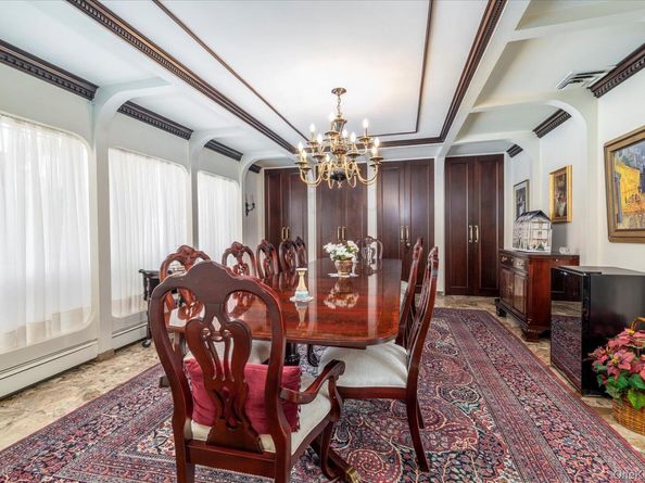 25 Atkinson Road, Rockville Centre NY 11570