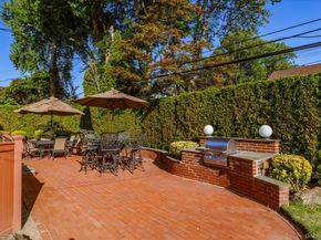 25 Atkinson Road, Rockville Centre NY 11570