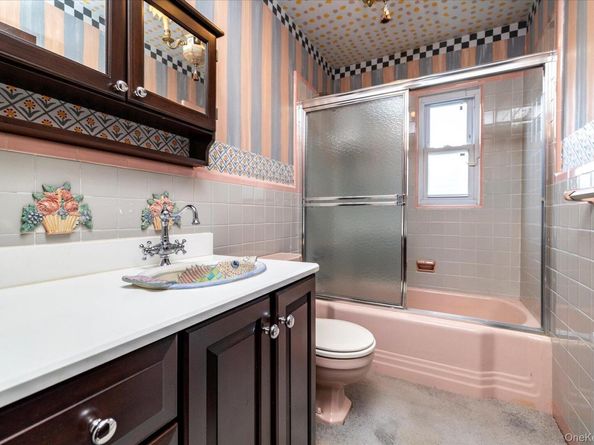 25 Atkinson Road, Rockville Centre NY 11570