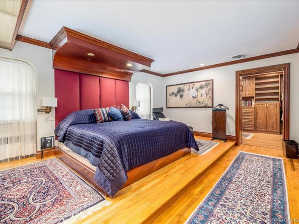 25 Atkinson Road, Rockville Centre NY 11570