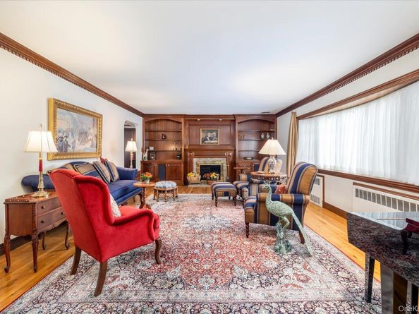 25 Atkinson Road, Rockville Centre NY 11570