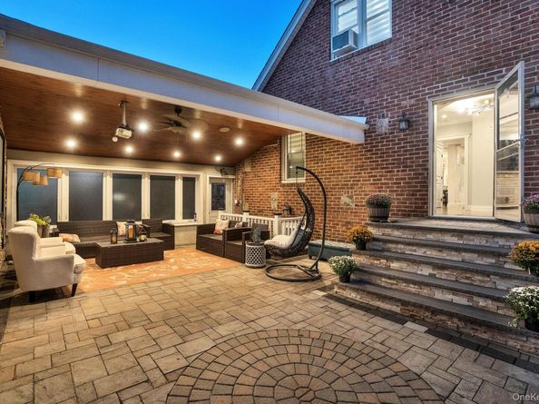 122 Hoffman Street, Valley Stream NY 11580