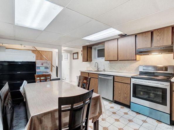 122 Hoffman Street, Valley Stream NY 11580
