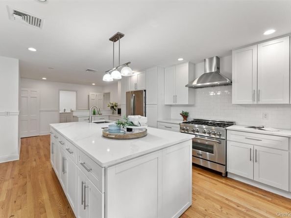 2 Locust Lane, Bronxville NY 10708