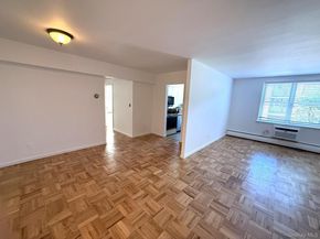 40 Daley Place 124, Lynbrook NY 11563