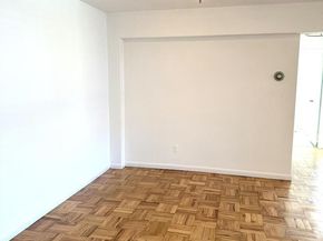 40 Daley Place 124, Lynbrook NY 11563