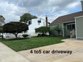 27 Taca Boulevard, Deer Park NY 11729