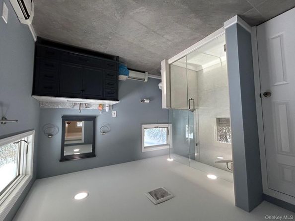 27 Taca Boulevard, Deer Park NY 11729