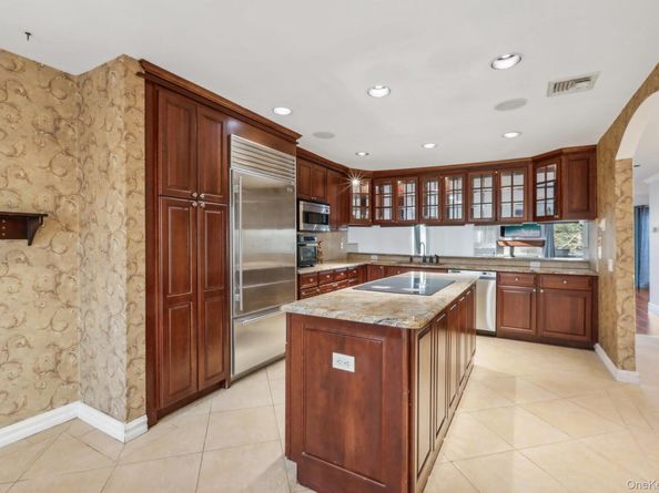 74 Pheasant Run, Millwood NY 10546