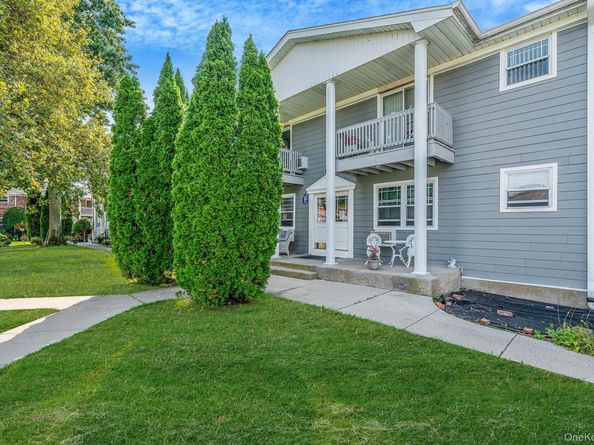 135 Fairharbor Dr 135, Patchogue NY 11772