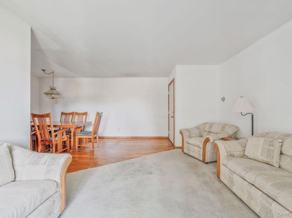 135 Fairharbor Dr 135, Patchogue NY 11772